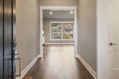 Rare, newer SINGLE LEVEL home backing to golf course in NW Bend on Bend Golf and Country Club in Oregon - for sale on GolfHomes.com, golf home, golf lot