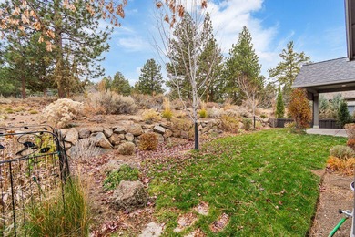 Rare, newer SINGLE LEVEL home backing to golf course in NW Bend on Bend Golf and Country Club in Oregon - for sale on GolfHomes.com, golf home, golf lot