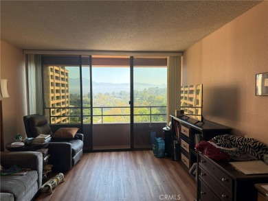 Welcome to this charming 9th-floor 1-bedroom retreat at The on Leisure Village Par 3 Golf Course in California - for sale on GolfHomes.com, golf home, golf lot