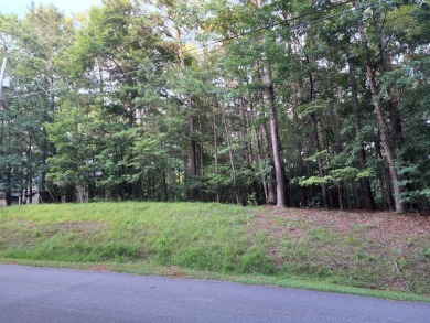 Very nice wooded lot. Bring your builder. Slight view of water on Stillwaters Golf and Country Club in Alabama - for sale on GolfHomes.com, golf home, golf lot