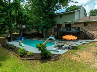 Dive Into Comfort on Lee Street!  Welcome to 2244 Lee Street in on Batesville Country Club in Arkansas - for sale on GolfHomes.com, golf home, golf lot