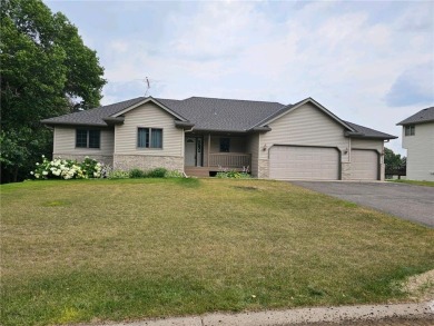 This beautiful 2000 custom built One Story home is located on a on Pebble Creek Golf Club in Minnesota - for sale on GolfHomes.com, golf home, golf lot