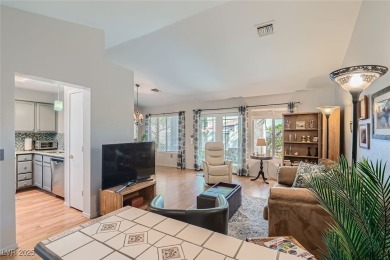 Adorable townhome located in the 55+ community of Sun City on Highland Falls Golf Club in Nevada - for sale on GolfHomes.com, golf home, golf lot