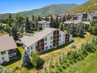 Major Price Reduction! Motivated Seller-bring an offer, find out on Homestead Golf Club and Resort in Utah - for sale on GolfHomes.com, golf home, golf lot