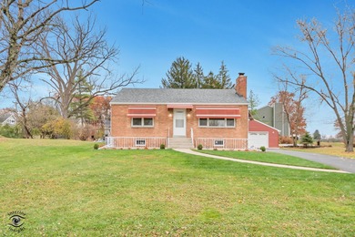 Welcome to this beautifully updated 3-bedroom, 2-bath on Lincoln Oaks Golf Course in Illinois - for sale on GolfHomes.com, golf home, golf lot