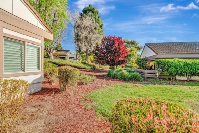This FANTASTIC single level villa is located in the prestigious on Villages Golf and Country Club in California - for sale on GolfHomes.com, golf home, golf lot
