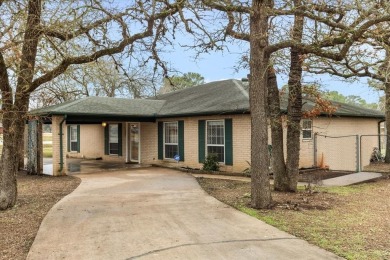 Spacious home in desirable Tahitian Village, know for Loblolly on Lost Pines Golf Club in Texas - for sale on GolfHomes.com, golf home, golf lot