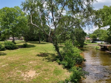 Build your boat dock HERE! This large waterfront lot in the on Emerald Bay Club in Texas - for sale on GolfHomes.com, golf home, golf lot