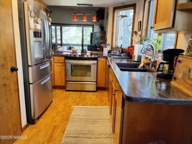 Updated 3BR/2BA townhouse in Continental CC! Vaulted ceilings on Continental Country Club in Arizona - for sale on GolfHomes.com, golf home, golf lot