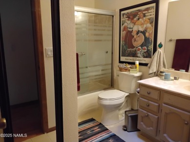 Updated 3BR/2BA townhouse in Continental CC! Vaulted ceilings on Continental Country Club in Arizona - for sale on GolfHomes.com, golf home, golf lot