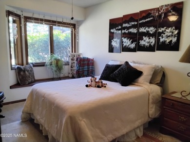 Updated 3BR/2BA townhouse in Continental CC! Vaulted ceilings on Continental Country Club in Arizona - for sale on GolfHomes.com, golf home, golf lot