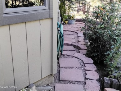 Updated 3BR/2BA townhouse in Continental CC! Vaulted ceilings on Continental Country Club in Arizona - for sale on GolfHomes.com, golf home, golf lot