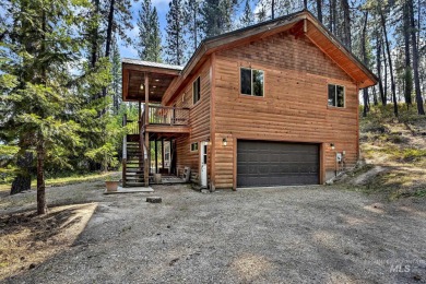 Below market value for quick sell! This charming log-sided cabin on Terrace Lakes Golf Resort in Idaho - for sale on GolfHomes.com, golf home, golf lot