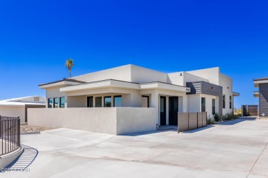Welcome to your new haven in the golf course community! This on London Bridge Golf Course in Arizona - for sale on GolfHomes.com, golf home, golf lot