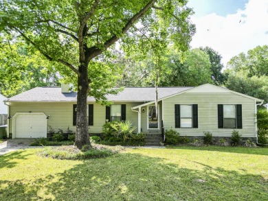 Are you looking for a Move-in ready home in a great on Shadowmoss Plantation Golf Club in South Carolina - for sale on GolfHomes.com, golf home, golf lot