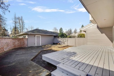 Beautiful updated townhome in the lovely Charbonneau community on Charbonneau Golf Club in Oregon - for sale on GolfHomes.com, golf home, golf lot