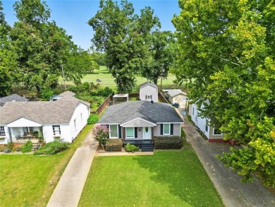 BROADMOOR AREA - NO BACKYARD NEIGHBORS- GOLF COURSE VIEWS!
This on Querbes Park Golf Course in Louisiana - for sale on GolfHomes.com, golf home, golf lot