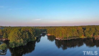 Are you looking for a weekend getaway? Look no further than Lake on River Golf and Country Club at Lake Royale in North Carolina - for sale on GolfHomes.com, golf home, golf lot