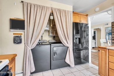 What a beautiful End unit Home! Totally redone w/ updated on Leisure Village West Assoc. in New Jersey - for sale on GolfHomes.com, golf home, golf lot