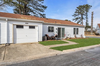 What a beautiful End unit Home! Totally redone w/ updated on Leisure Village West Assoc. in New Jersey - for sale on GolfHomes.com, golf home, golf lot