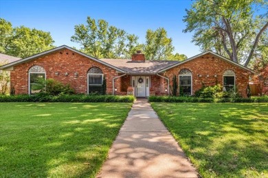 Beautifully remodeled in 2019! Newer carpet, tile, laminate wood on Hillcrest Country Club in Oklahoma - for sale on GolfHomes.com, golf home, golf lot