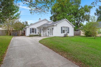 Motivated seller. Seller is offering $3K towards UPGRADES. This on Shadowmoss Plantation Golf Club in South Carolina - for sale on GolfHomes.com, golf home, golf lot