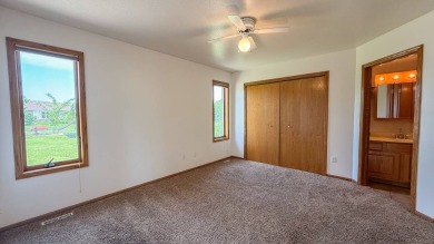 Here's an opportunity to purchase a beautiful home near Fox Run on Fox Run Municipal Golf Course in South Dakota - for sale on GolfHomes.com, golf home, golf lot
