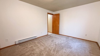 Here's an opportunity to purchase a beautiful home near Fox Run on Fox Run Municipal Golf Course in South Dakota - for sale on GolfHomes.com, golf home, golf lot