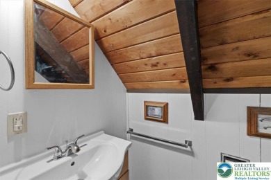 Charming Chalet in Pocono Farms Country Club. Welcome to this on Pocono Farms Country Club in Pennsylvania - for sale on GolfHomes.com, golf home, golf lot