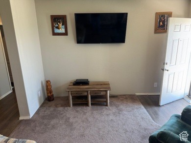 This effectively brand new home is located in the gated Skyline on Skyline Mountain Resort and Golf Course in Utah - for sale on GolfHomes.com, golf home, golf lot