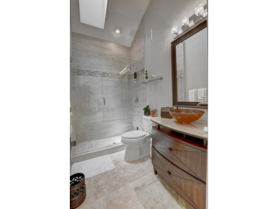 Beautiful 3 BR, 3BA home on a large pie shaped lot.Enter into a on Polo Club of Boca Raton in Florida - for sale on GolfHomes.com, golf home, golf lot
