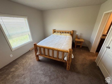 This effectively brand new home is located in the gated Skyline on Skyline Mountain Resort and Golf Course in Utah - for sale on GolfHomes.com, golf home, golf lot