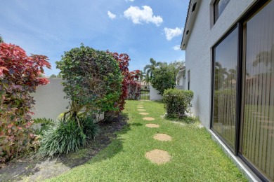 Beautiful 3 BR, 3BA home on a large pie shaped lot.Enter into a on Polo Club of Boca Raton in Florida - for sale on GolfHomes.com, golf home, golf lot