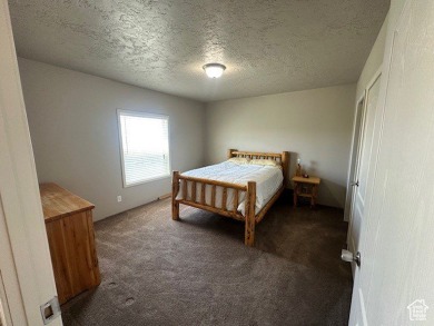 This effectively brand new home is located in the gated Skyline on Skyline Mountain Resort and Golf Course in Utah - for sale on GolfHomes.com, golf home, golf lot
