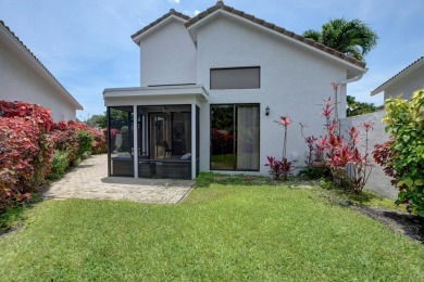 Beautiful 3 BR, 3BA home on a large pie shaped lot.Enter into a on Polo Club of Boca Raton in Florida - for sale on GolfHomes.com, golf home, golf lot