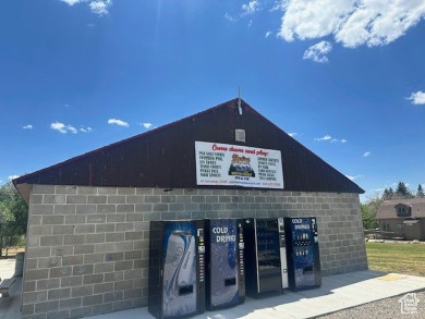 This effectively brand new home is located in the gated Skyline on Skyline Mountain Resort and Golf Course in Utah - for sale on GolfHomes.com, golf home, golf lot