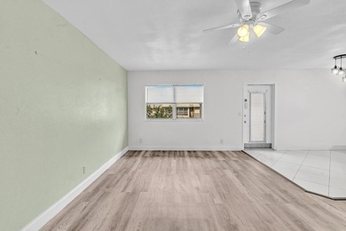 Light and bright 2/2 condo in Kings Point Golf & Country Club w/ on Kings Point Golf -Flanders Way in Florida - for sale on GolfHomes.com, golf home, golf lot