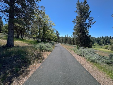 Located in the Running Y Resort this property sits just off of on Running Y Ranch Resort in Oregon - for sale on GolfHomes.com, golf home, golf lot