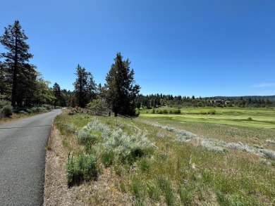 Located in the Running Y Resort this property sits just off of on Running Y Ranch Resort in Oregon - for sale on GolfHomes.com, golf home, golf lot