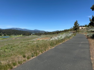 Located in the Running Y Resort this property sits just off of on Running Y Ranch Resort in Oregon - for sale on GolfHomes.com, golf home, golf lot