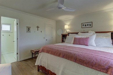 GORGEOUS LAKE LBJ VIEWS IN HIGHLY DESIREABLE DEER HAVEN on Apple Rock Golf Course - Horseshoe Bay in Texas - for sale on GolfHomes.com, golf home, golf lot