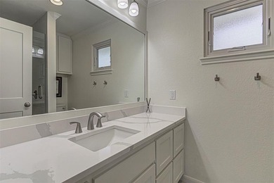 GORGEOUS LAKE LBJ VIEWS IN HIGHLY DESIREABLE DEER HAVEN on Apple Rock Golf Course - Horseshoe Bay in Texas - for sale on GolfHomes.com, golf home, golf lot