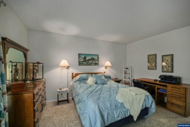 Salemtowne 55+ community golf course home with views of the 6th on Salemtowne Golf Club in Oregon - for sale on GolfHomes.com, golf home, golf lot