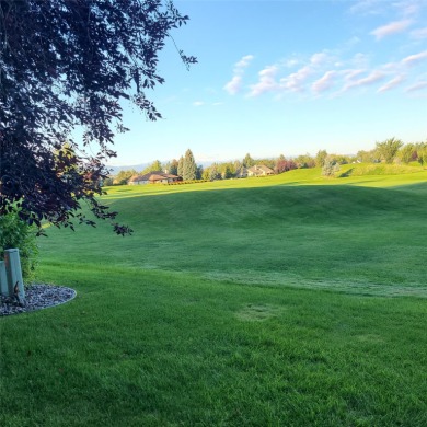 Incredibly well maintained 3 bedroom/2.5 bathroom condo in the on Bridger Creek Golf Course in Montana - for sale on GolfHomes.com, golf home, golf lot