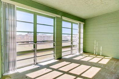 Under contract-accepting backup offers. One or more photo(s) has on On Top Of The World Golf Course in Florida - for sale on GolfHomes.com, golf home, golf lot