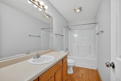 Popular tri-level townhome in West Des Moines, moments from Des on Des Moines Golf and Country Club in Iowa - for sale on GolfHomes.com, golf home, golf lot