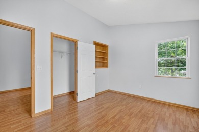 Popular tri-level townhome in West Des Moines, moments from Des on Des Moines Golf and Country Club in Iowa - for sale on GolfHomes.com, golf home, golf lot