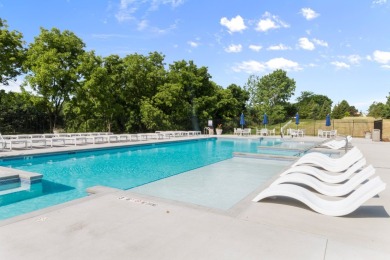 Well maintained 3bed/2.5 bath 2 story condo on one of Geneva on Geneva National Golf Club in Wisconsin - for sale on GolfHomes.com, golf home, golf lot