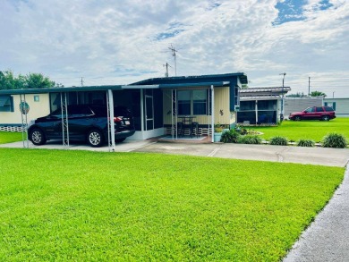 WELCOME TO THIS CHARMING HOME IN PRISTINE CONDITION!! This on Skyview Golf and Country Club in Florida - for sale on GolfHomes.com, golf home, golf lot