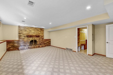 Welcome to this stunning home in the highly sought-after on Addison Links and Tees in Illinois - for sale on GolfHomes.com, golf home, golf lot